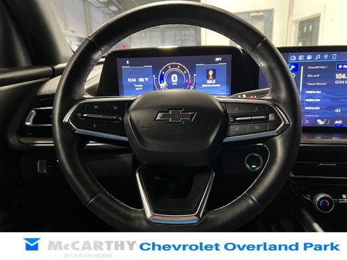 Used 2025 Chevrolet Traverse LT w/ Midnight/Sport Edition FWD image 12