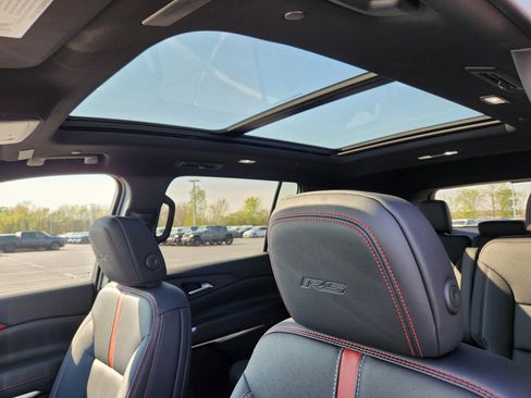 New 2026 Chevrolet Traverse RS image 18