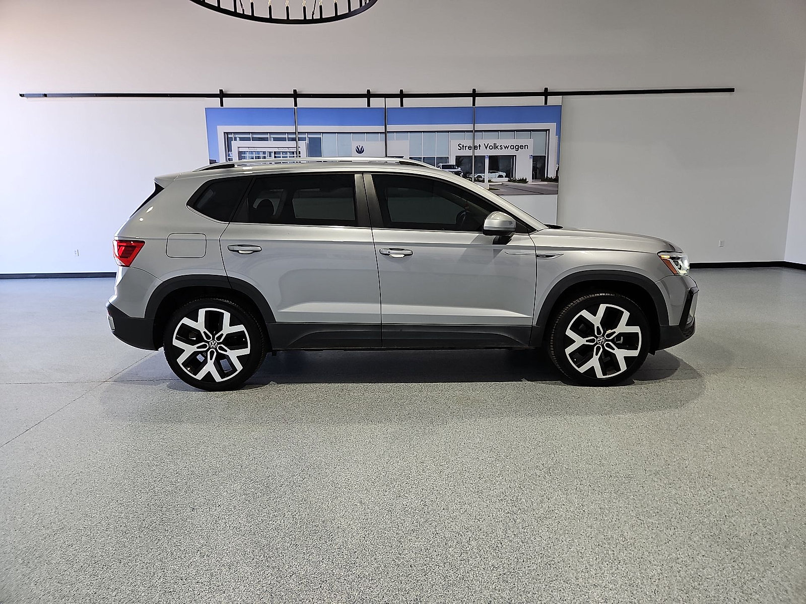 Certified 2023 Volkswagen Taos SEL AWD/4WD image 9