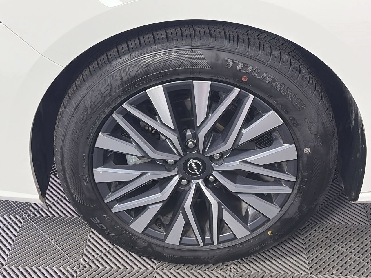 Used 2025 Nissan Altima 2.5 SV FWD image 10