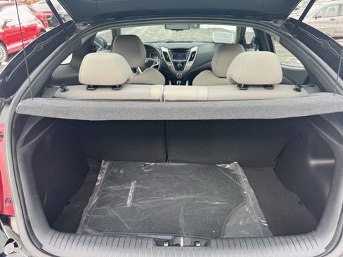 Used 2013 Hyundai Veloster w/ Style Pkg image 18