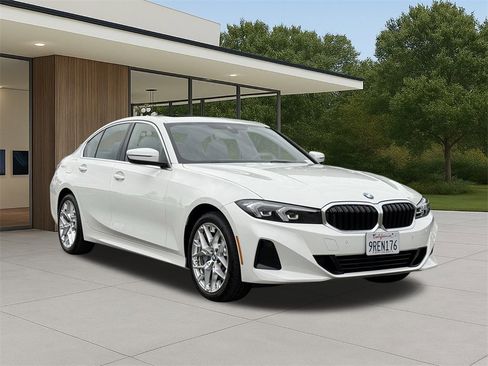 Used 2025 BMW 330i Sedan w/ Convenience Package image 5
