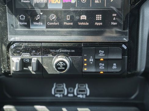 New 2026 RAM 1500 Laramie AWD/4WD image 27