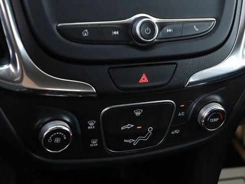 Used 2019 Chevrolet Equinox LT image 30