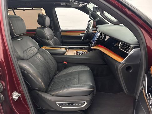 Used 2022 Jeep Grand Wagoneer Series III image 79