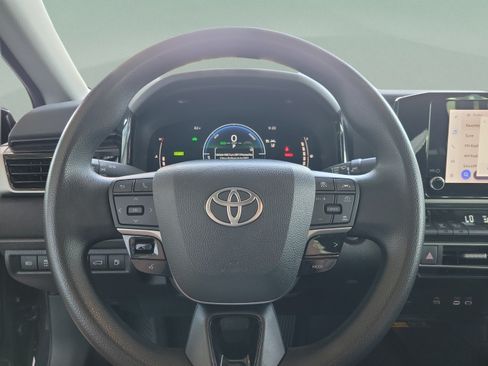 Used 2025 Toyota Camry LE FWD image 12