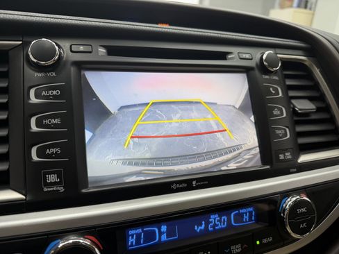 Used 2015 Toyota Highlander Limited Platinum image 23