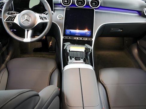 Used 2025 Mercedes-Benz C 300 Sedan image 24
