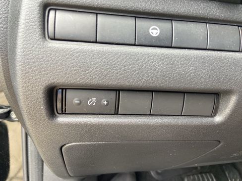 Used 2023 Nissan Rogue SV FWD image 45