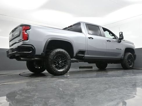 New 2026 Chevrolet Silverado 2500 ZR2 w/ LPO, Dark Essentials Package AWD/4WD image 11