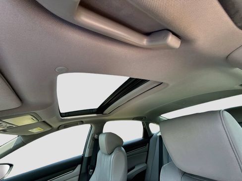 Used 2020 Honda Accord Touring image 24
