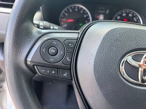 Used 2021 Toyota RAV4 XLE AWD/4WD image 25