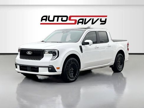 Used 2025 Ford Maverick Lobo image 3