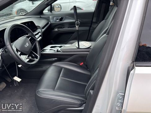 Used 2024 Cadillac Lyriq Tech image 3