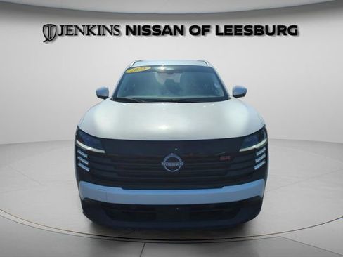 Certified 2025 Nissan Kicks SR FWD image 15