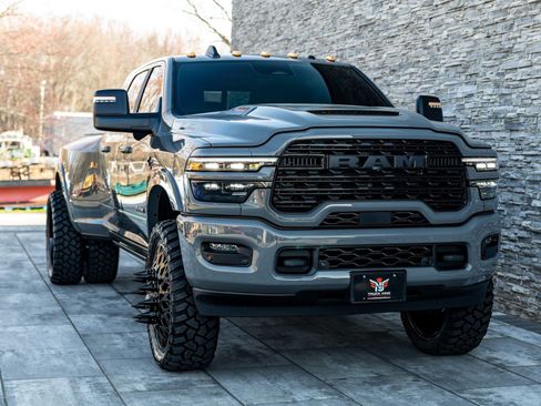 Used 2026 RAM 3500 Limited AWD/4WD image 13