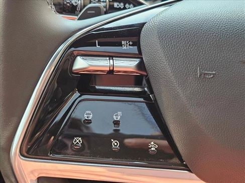 Used 2025 Cadillac Escalade Sport w/ Touring Package AWD/4WD image 28