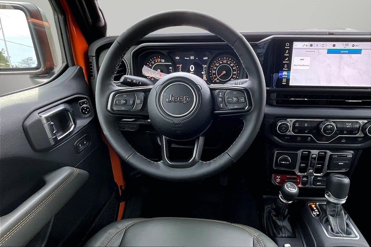 Certified 2025 Jeep Gladiator Mojave w/ Convenience Group AWD/4WD image 11