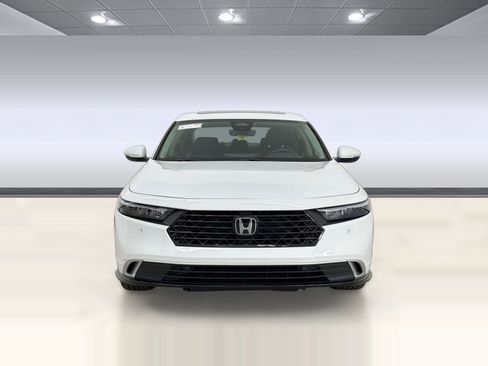 Used 2024 Honda Accord Touring image 6