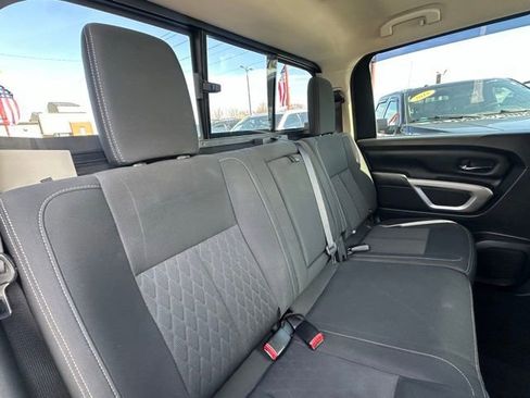 Used 2017 Nissan Titan SV image 20