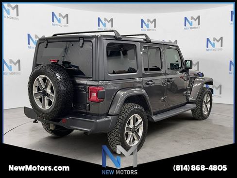 Used 2020 Jeep Wrangler Unlimited Sahara w/ LED Lighting Group AWD/4WD image 5
