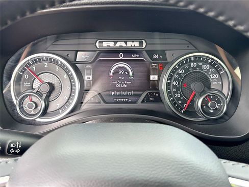 Used 2024 RAM 1500 Laramie AWD/4WD image 12