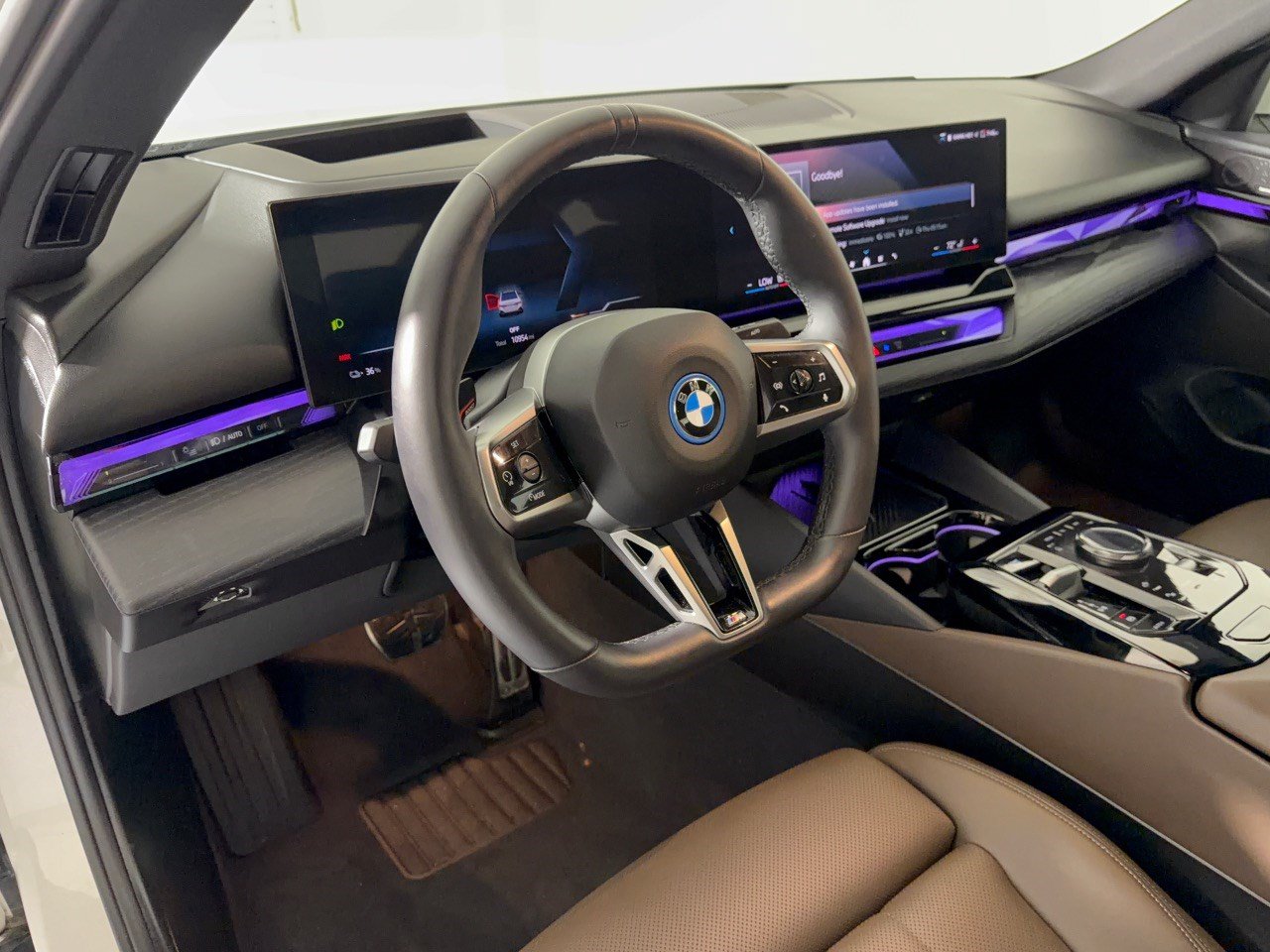 Used 2026 BMW i5 eDrive40 w/ M Sport Package RWD image 4