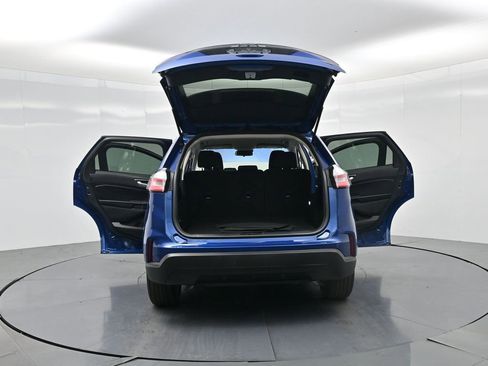 Used 2024 Ford Edge SE image 25