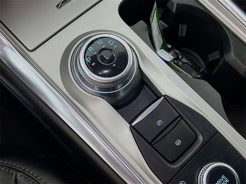 Used 2024 Ford Explorer XLT w/ Equipment Group 202A image 16