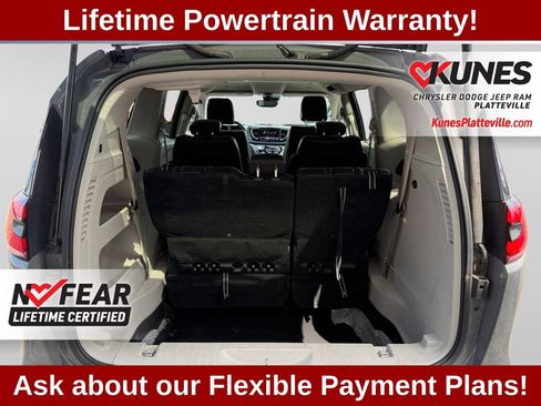 Used 2022 Chrysler Pacifica Touring-L FWD image 43
