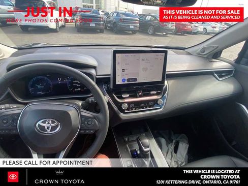 Used 2026 Toyota Corolla Cross XLE w/ Convenience Package FWD image 8