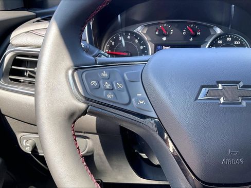 Used 2023 Chevrolet Equinox RS FWD image 18