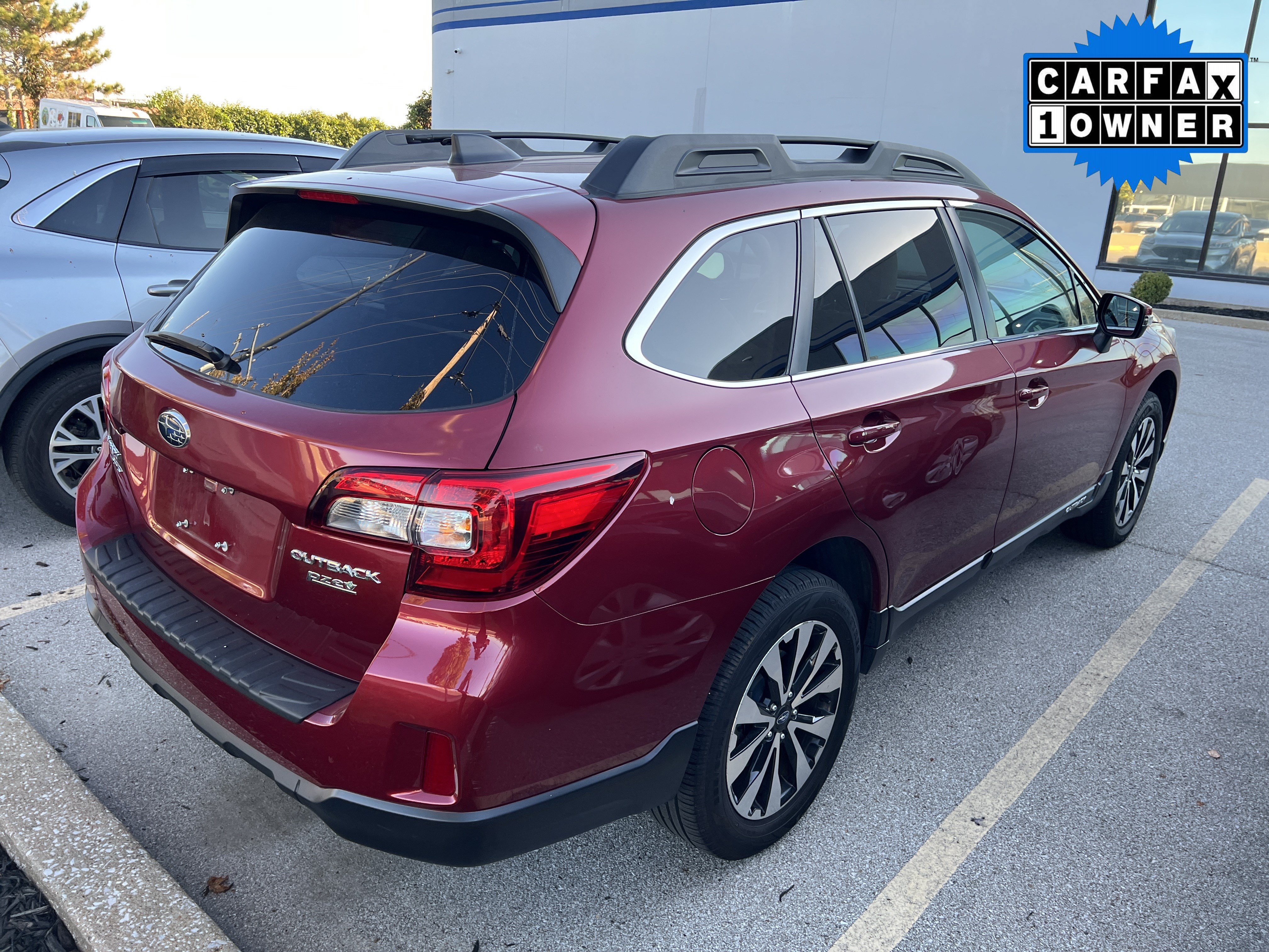 Used 2017 Subaru Outback 2.5i Limited AWD/4WD image 4
