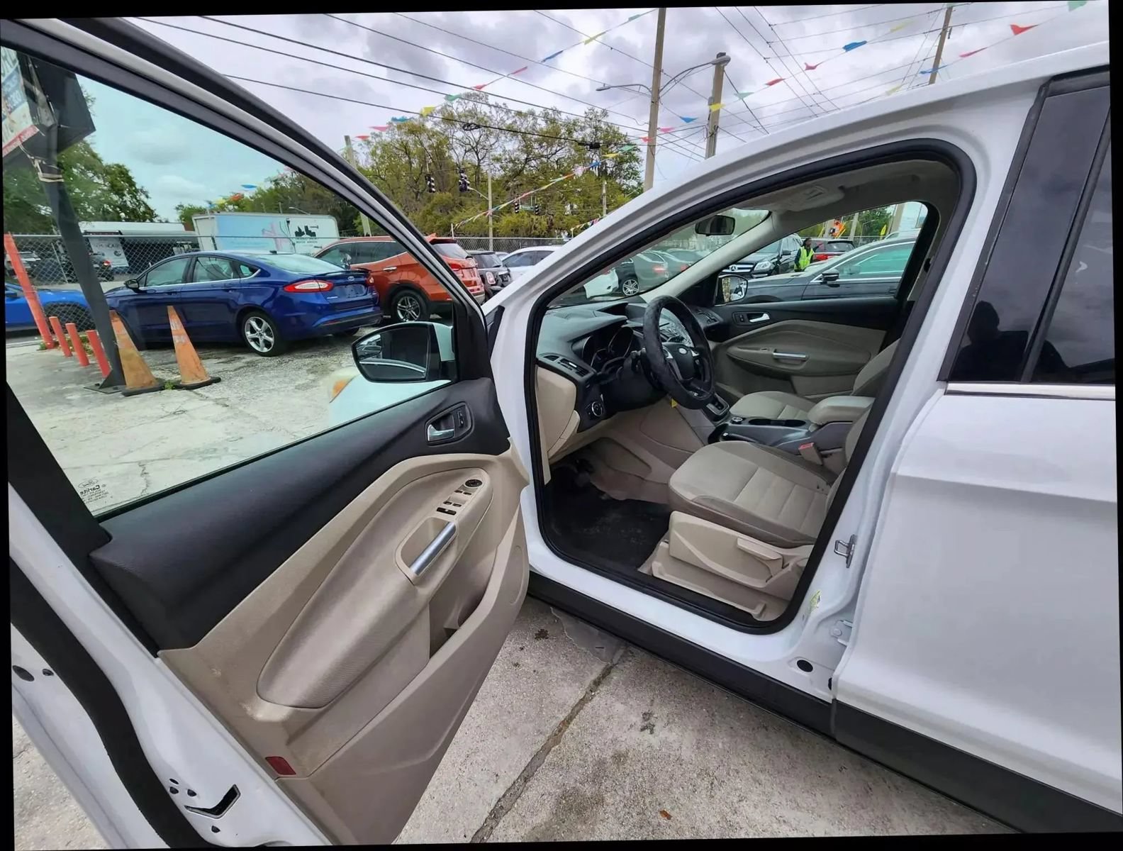 Used 2013 Ford Escape SE FWD image 7