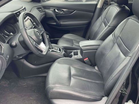 Used 2020 Nissan Rogue SL image 5