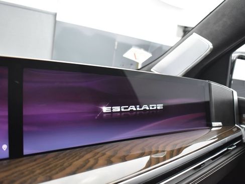 Certified 2026 Cadillac Escalade Platinum Sport w/ LPO, ONYX Package AWD/4WD image 24