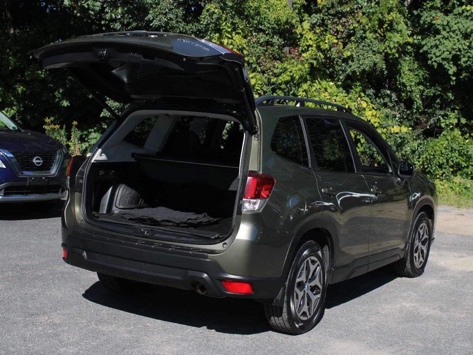 Used 2022 Subaru Forester Premium AWD/4WD image 7