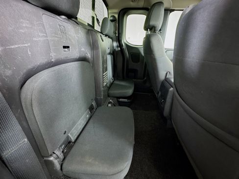 Used 2023 Nissan Frontier SV w/ SV Convenience Package image 26