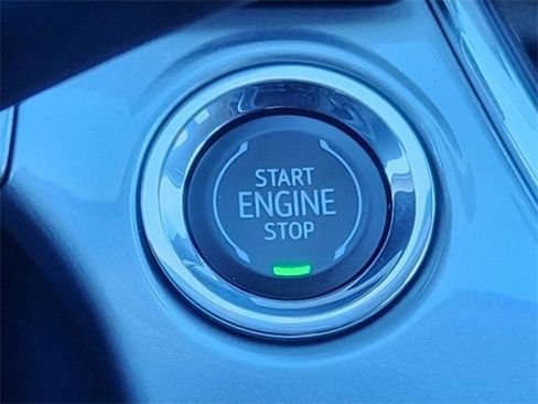 New 2025 Chevrolet Trax LT image 28