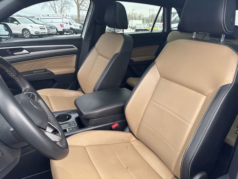 Used 2022 Volkswagen Atlas Cross Sport SE image 14