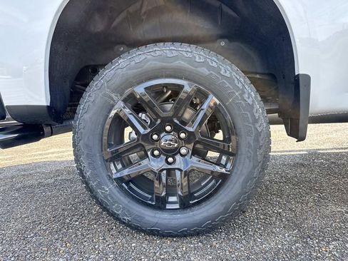 New 2026 Chevrolet Silverado 1500 Custom Trail Boss w/ Turbomax Blackout Package image 9