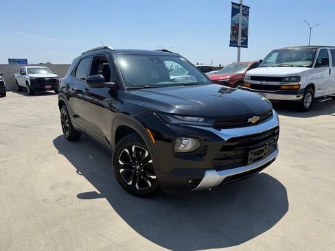 Used 2023 Chevrolet TrailBlazer LT w/ Convenience Package AWD/4WD image 1