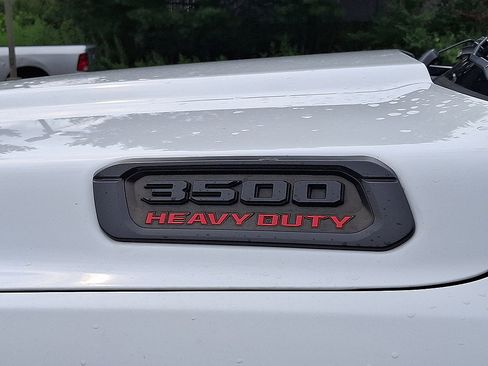 Used 2022 RAM 3500 Big Horn w/ Night Edition AWD/4WD image 19