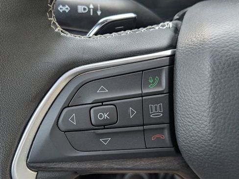 Used 2025 Jeep Grand Cherokee Limited image 28