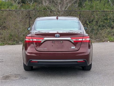 Used 2013 Toyota Avalon XLE Premium image 4