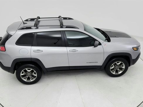 Used 2019 Jeep Cherokee Trailhawk AWD/4WD image 18