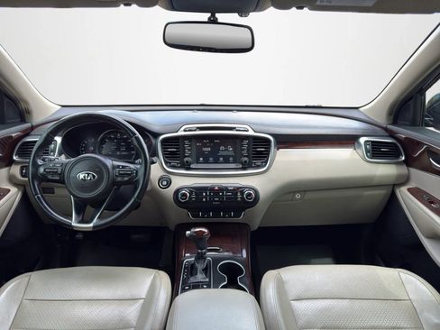 Used 2017 Kia Sorento EX FWD image 13