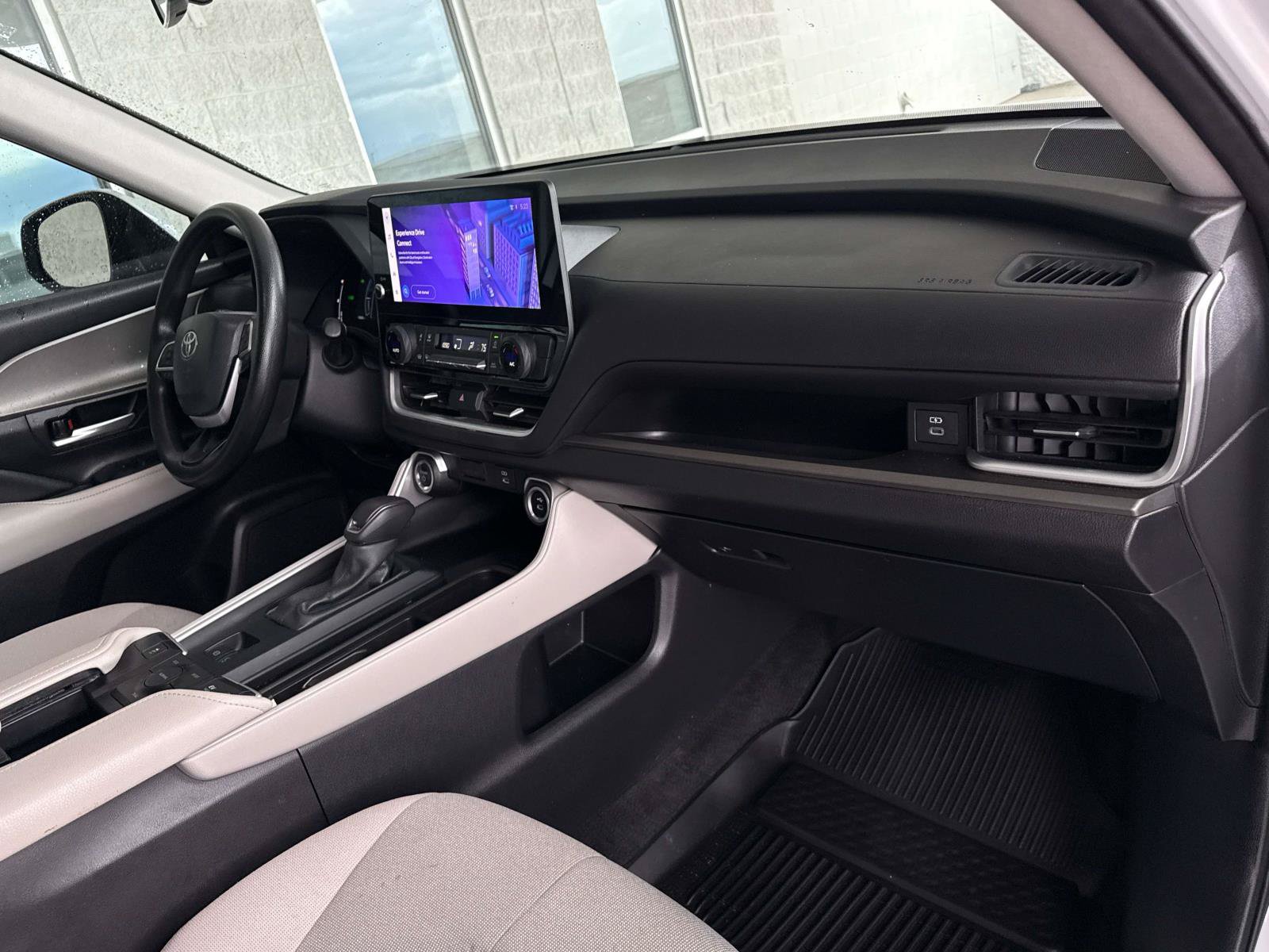 Used 2025 Toyota Grand Highlander AWD Hybrid image 20