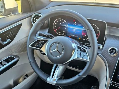 Certified 2025 Mercedes-Benz GLC 300 4MATIC image 30