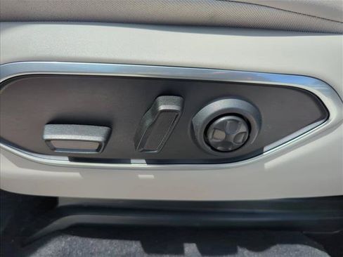 New 2026 Jeep Grand Wagoneer Limited AWD/4WD image 17